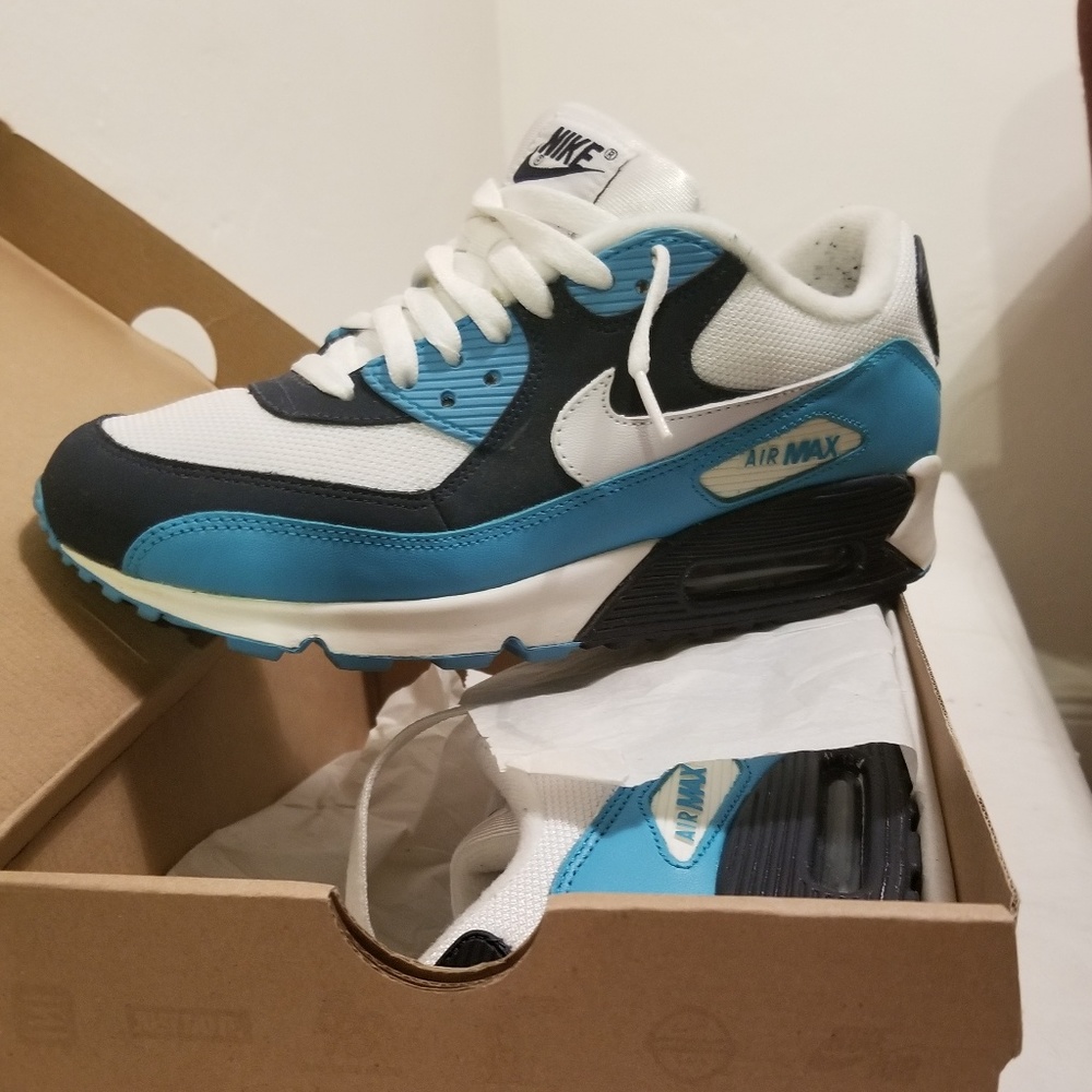 Men sneakers
